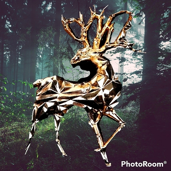 Three dimensional goldtone deer brooch. - Picture 1 of 4